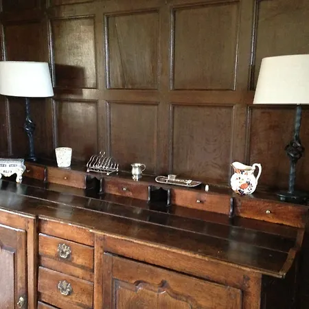 Hall Villa *